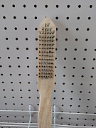 Щётка Bohrer с 6-ти рядной стальной оцинкованной проволокой (деревянная рукоятка)